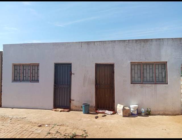 10 BEDROOM HOUSE FOR SALE IN LOTUS GARDENS